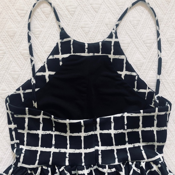 Halter grid pattern top - Picture 5 of 6